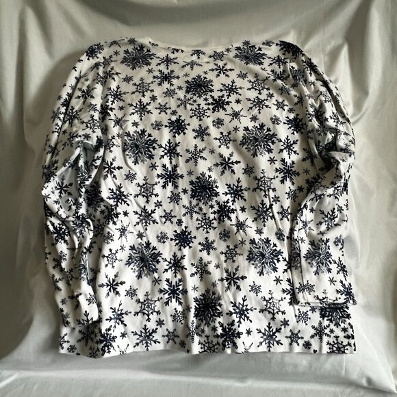 Croft & Barrow 1X Long Sleeve Snowflake Print Classic Tee - Picture 3 of 3